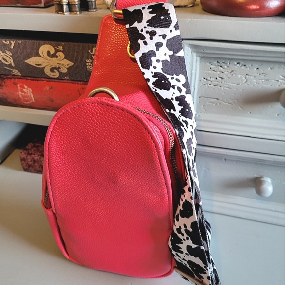 HOT PINK GUITAR STRAP SLING BAG - Picture 11 of 12